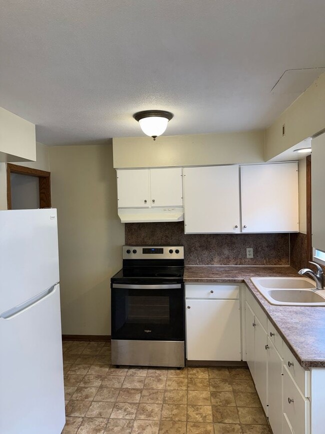 Building Photo - 946 Willow St