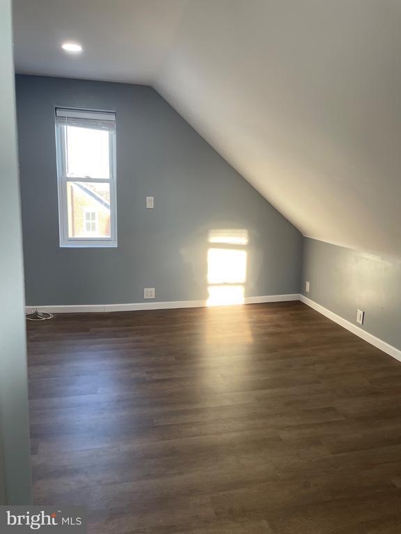 Building Photo - 326 Walnut St