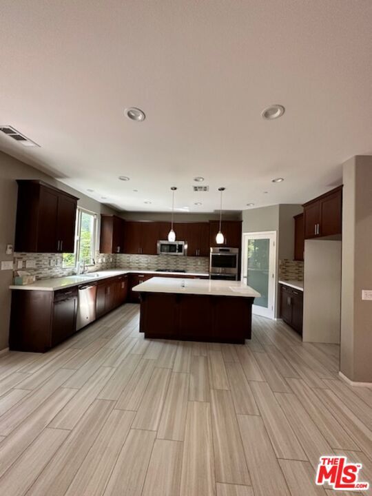 Building Photo - 17032 Cantlay St