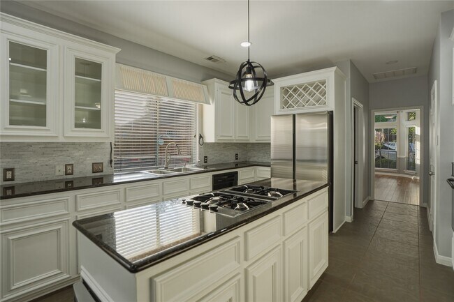 Building Photo - 2302 Marblecrest Ln