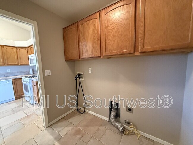 Building Photo - 4891 Santa Evinita Rd