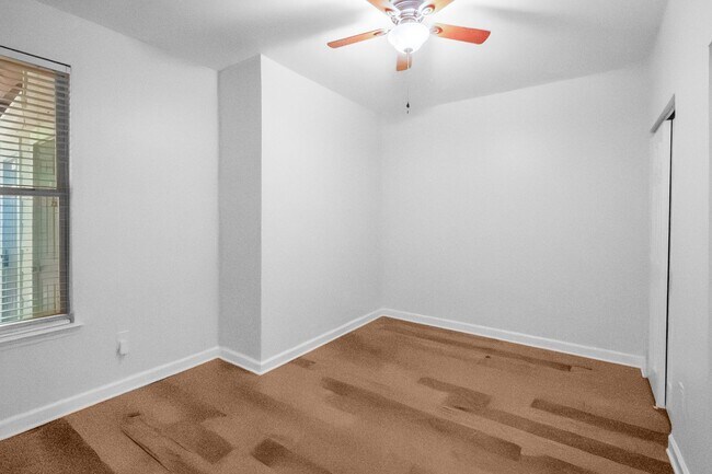 Building Photo - Waterfront Living at Its Finest - Beautifully Remodeled 3BR/2BA, 1st Floor, End Unit Condo on Lak...