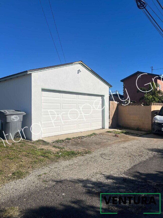 Building Photo - Spacious 4-Bed with 2 Full Baths in Oxnard with Large Backyard