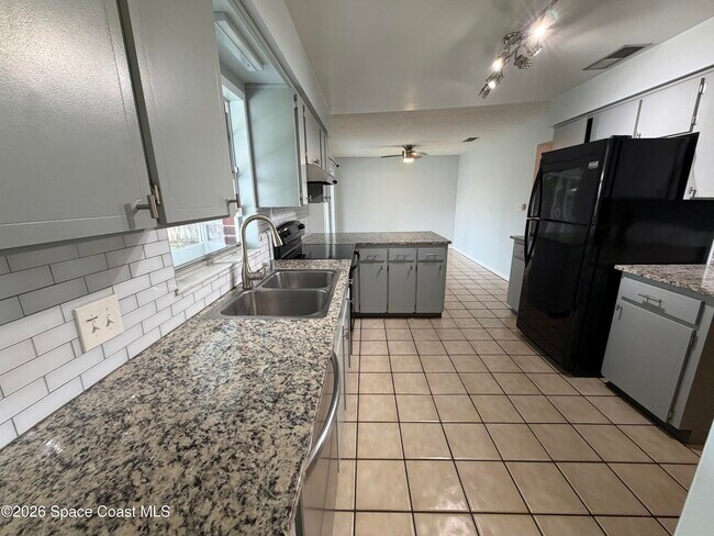 Building Photo - 232 Terrace Shores Dr