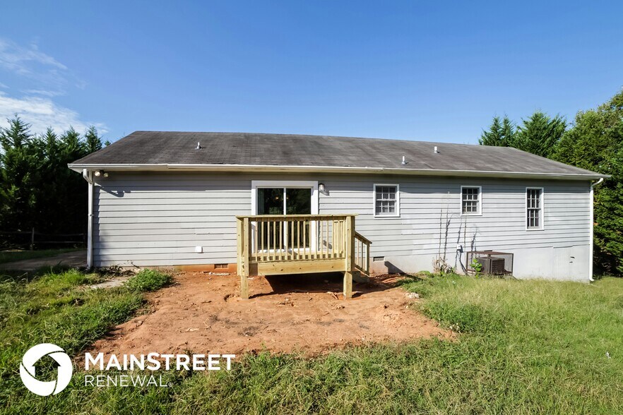 Building Photo - 410 Barton Ln