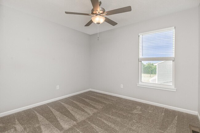 Building Photo - 620 Hogrefe Rd