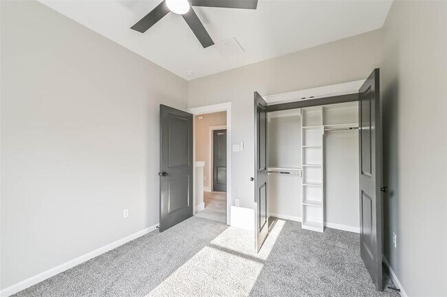 Building Photo - 4721 Mallow St