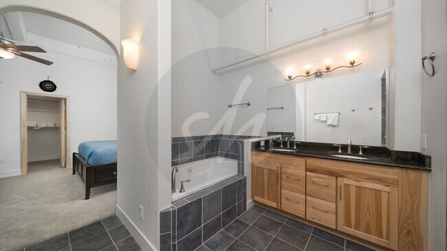 Building Photo - Citywalk Penthouse in Downtown Colorado Springs