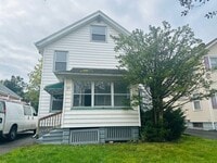 Building Photo - DREAM LOCATION !! LOOKS LIKE PRIVET ROAD !!!