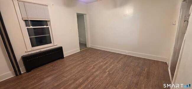 Building Photo - 137 Birch St