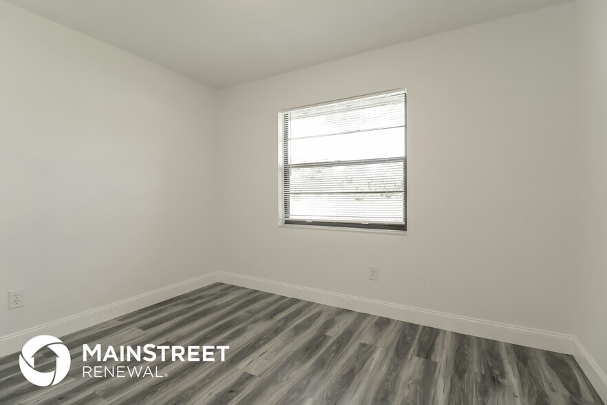 Building Photo - 4745 Greenhill St