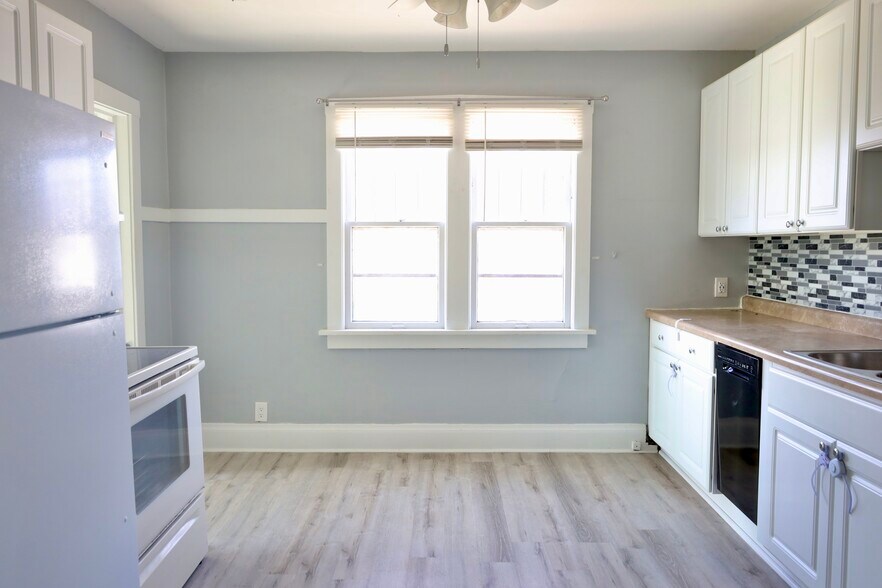 Kitchen - 1706 33rd St