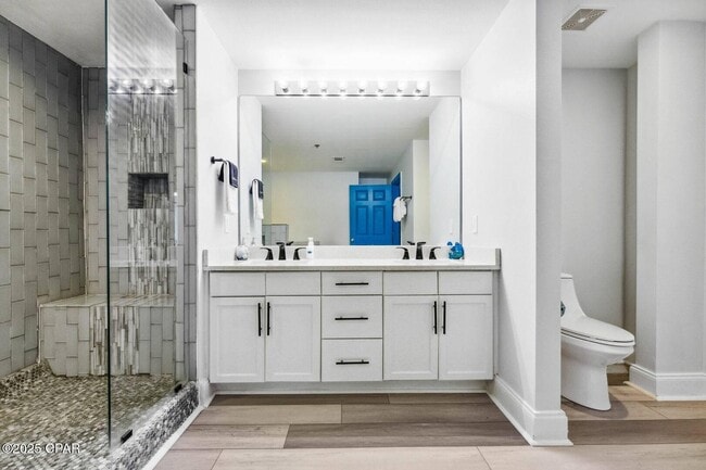 Building Photo - 9860 S Thomas Dr