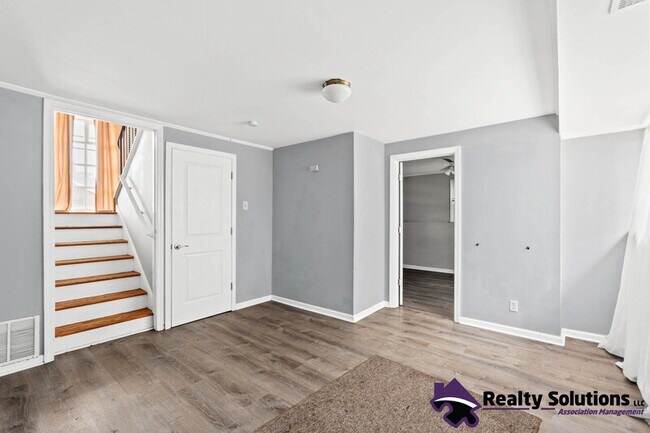 Building Photo - 706 Heston Rd