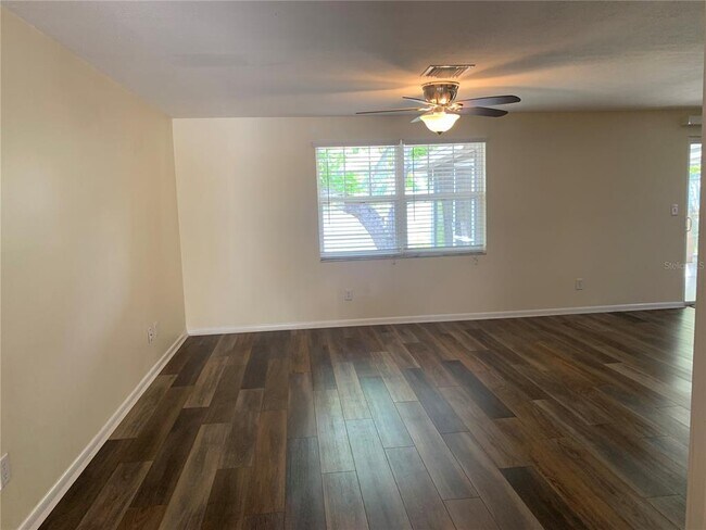 Building Photo - 12510 Queensland Ln