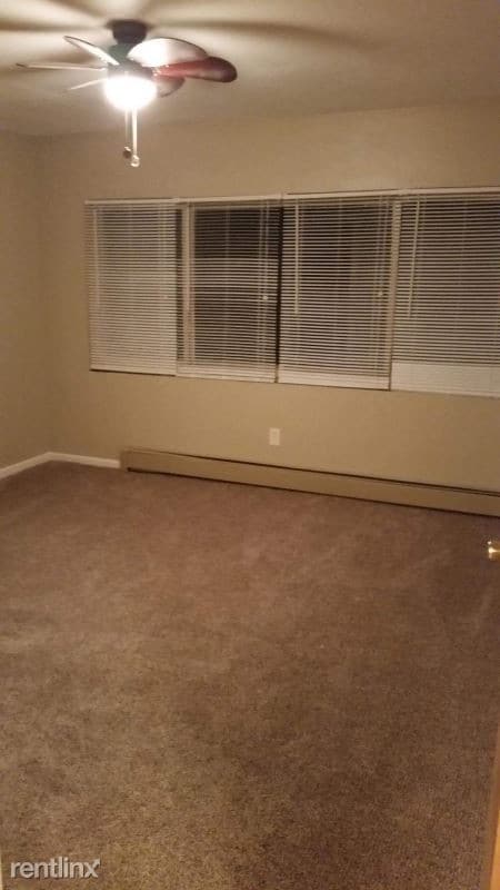 Building Photo - 1 br, 1 bath Apartment - 422 Estberg Avenue