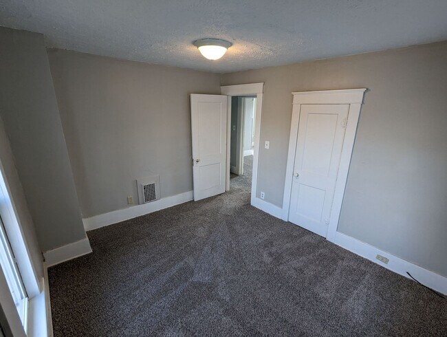 Building Photo - $599 Security Deposit Special