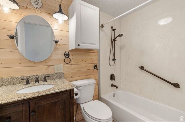 Building Photo - Single Family Home Close to SUU and Cedar High School