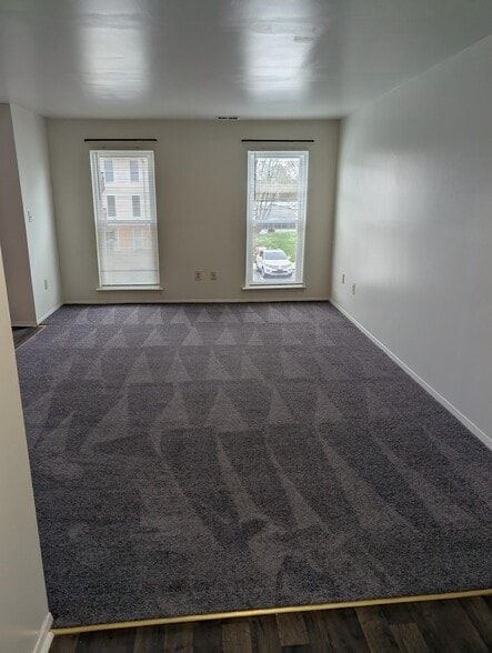 Building Photo - 1001 White Oak Rd