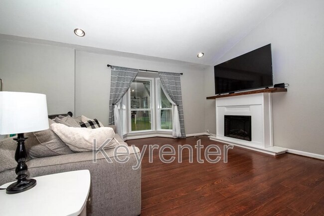 Building Photo - 2152 Ridgecrest Dr