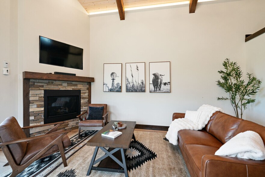 Building Photo - 17448 Wilson Creek Rd