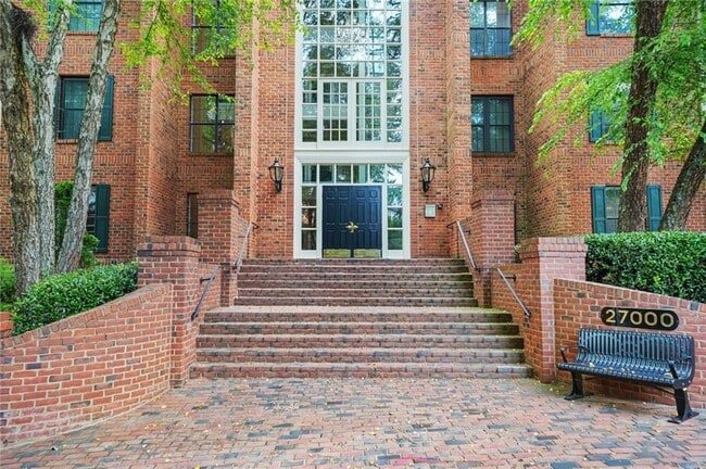 Building Photo - 27404 Plantation Dr NE