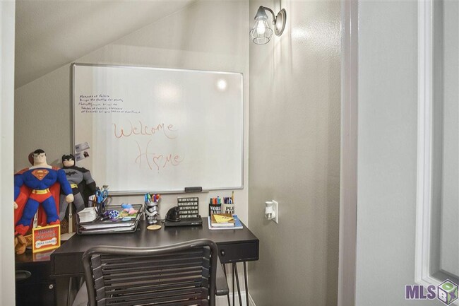 Building Photo - 888 S Kenilworth Pkwy