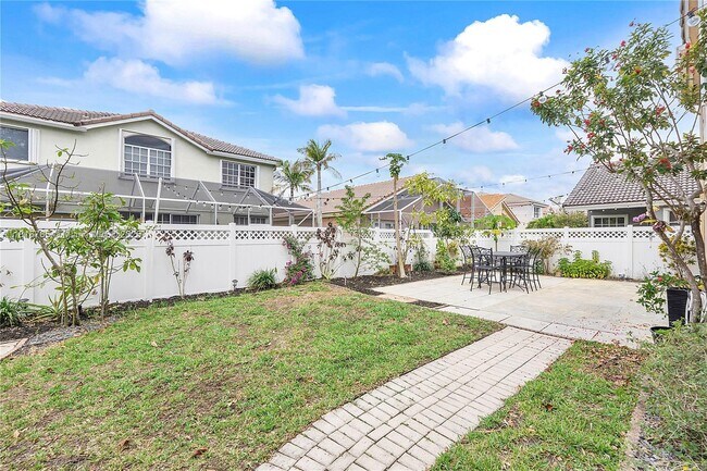Building Photo - 1008 NW 116th Ave