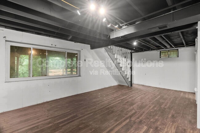 Building Photo - 7219 Harney Ave