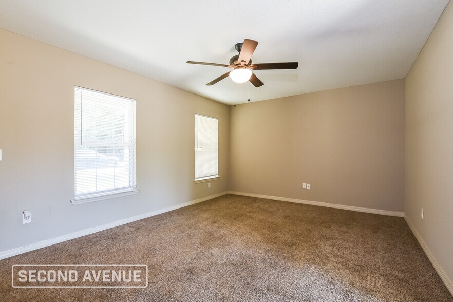 Building Photo - 3253 SE 143rd Ln