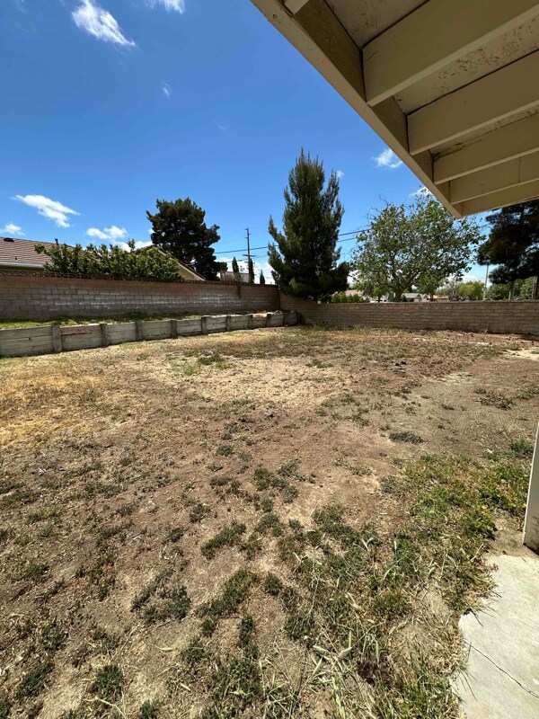 Building Photo - 1832 W Ave K11