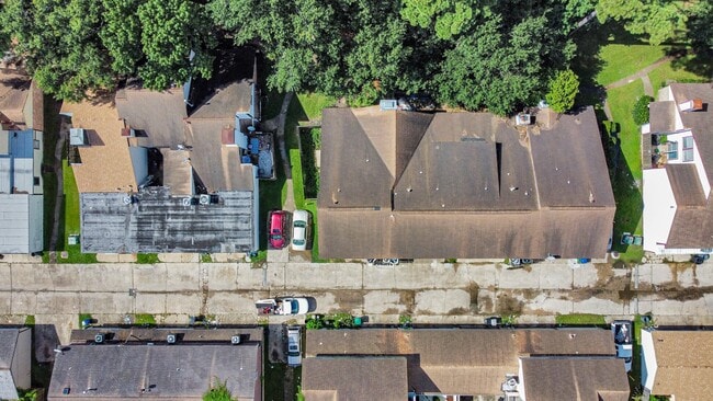 Building Photo - 5747 Easthampton Dr