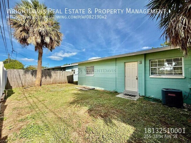 Building Photo - 255 38th Ave SE