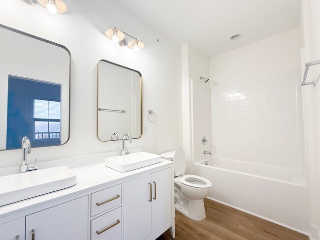 Building Photo - Modern 3-Bedroom Home with Pool and Pickleball Court at Highbury