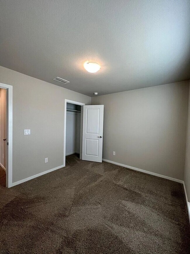 Building Photo - Find Home in Upland Heights! 3 Bed | 2 Bath | 1 Car Garage