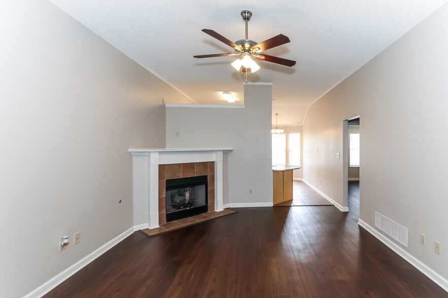 Building Photo - 8456 Cross Point Dr