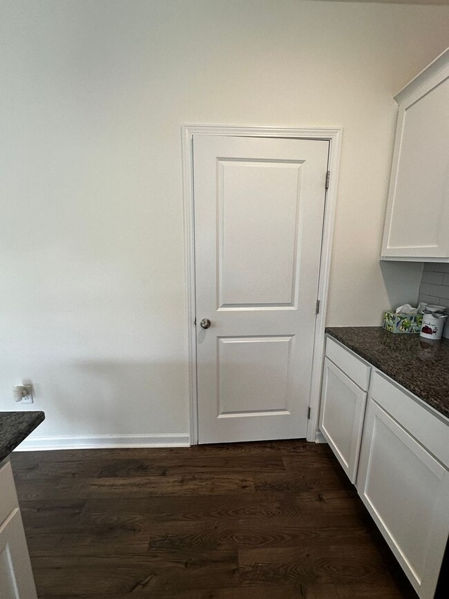 Building Photo - 3 bed/2.5 bath with garage - E Morristown, TN