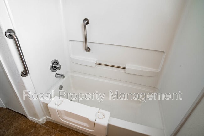 Building Photo - 1900 Cielo Oeste Pl NW