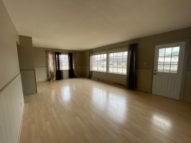 Building Photo - The Sweet Spot in Traverse City