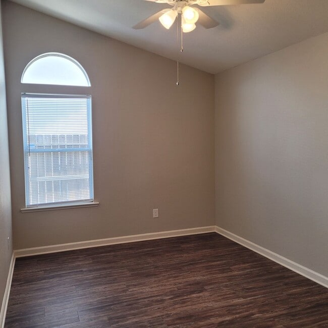 Building Photo - 2266 Pinto Way