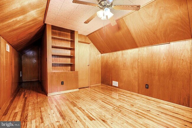 Building Photo - 1417 Waterford Rd