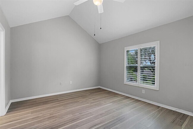 Building Photo - 1252 Villa Ln