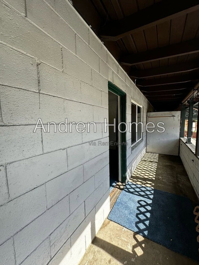 Building Photo - 10110 Soquel Dr