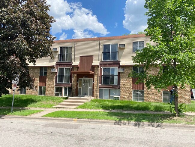 Primary Photo - 1222 Westminster St