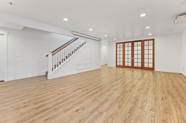 Building Photo - Beautiful 6-Bedroom Home in Eagle Mountain!