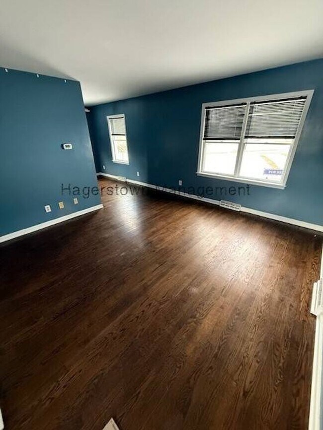 Building Photo - 528 Virginia Ave