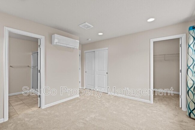 Building Photo - 7595 NW 170th Ave