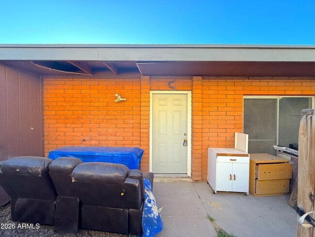 Building Photo - 433 W Ray Rd