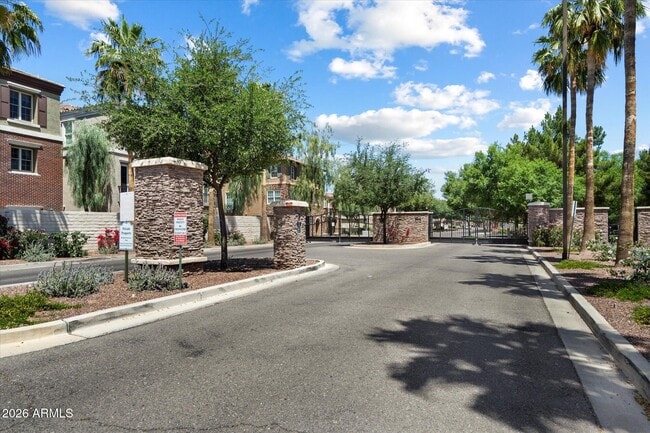 Building Photo - 1823 E Chelsea Ln