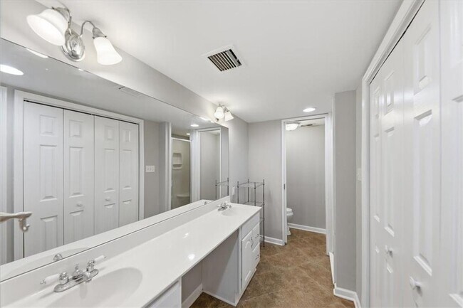 Building Photo - 54 La Rue Pl NW